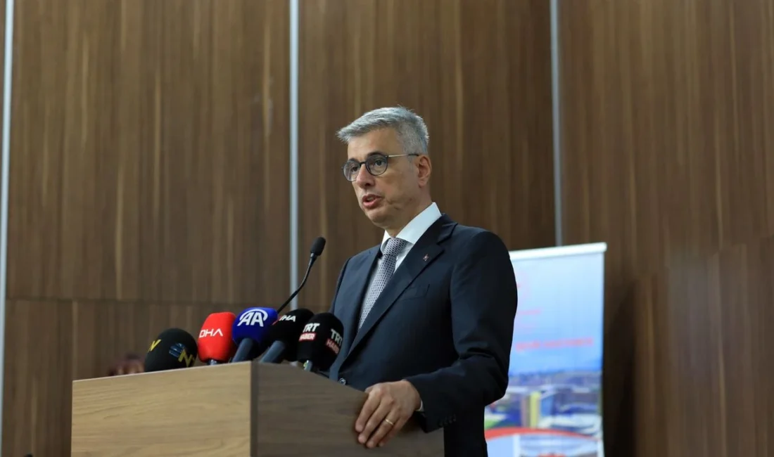 Sağlık Bakanı Kemal Memişoğlu, hepatit farkındalık etkinliğinde yaptığı konuşmada, bulaşıcı