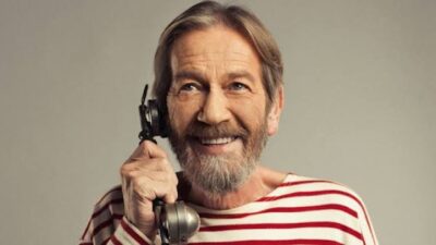 Türk tiyatrosunun duayen isimlerinden biri olan Ferhan Şensoy, hem sahne