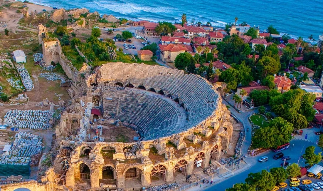 Antalya turizmde yeni bir rekora imza attı: Bir günde 104 bini aşkın ziyaretçi Antalya, dünyanın en gözde turizm destinasyonlarından biri olma yolunda rekorlarla