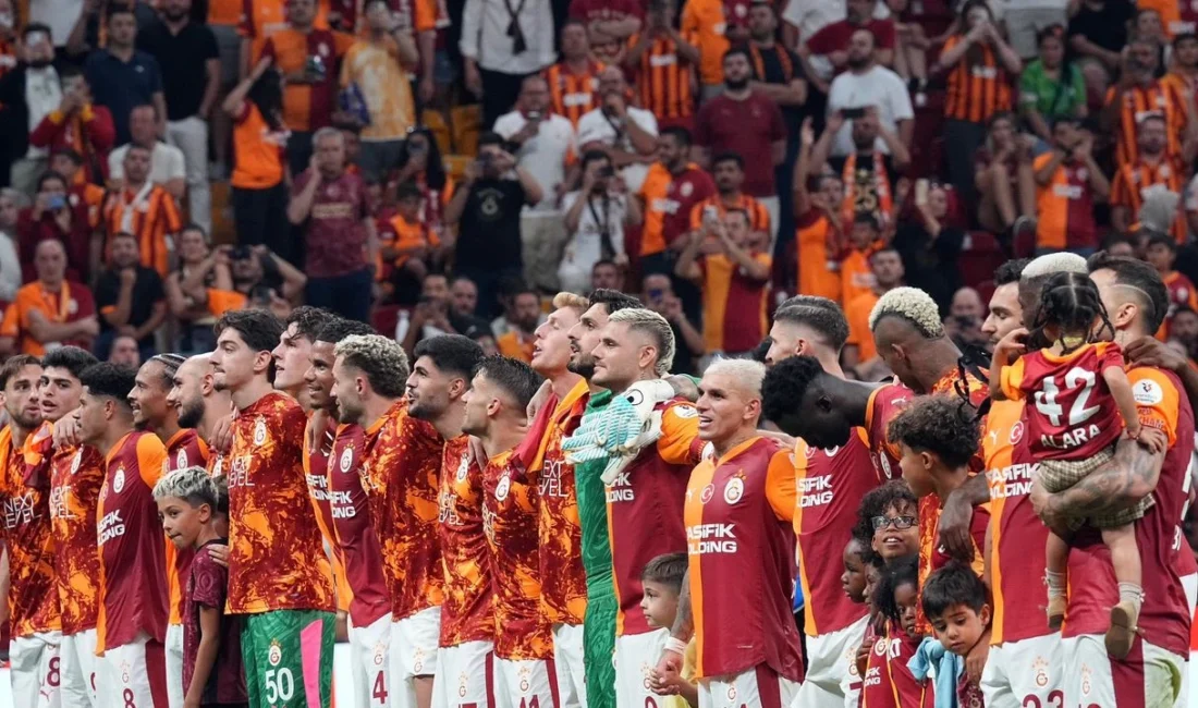 Süper Lig’in ikinci haftasında taraftarıyla 77 gün sonra buluşan Galatasaray,