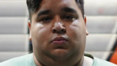 Henüz 14 yaşındayken küçük ve düşük kaliteli bir telefonla video