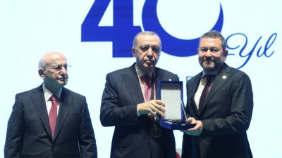 Kurucuları arasında Cumhurbaşkanı Recep Tayyip Erdoğan ve İsmail Kahraman’ın yer