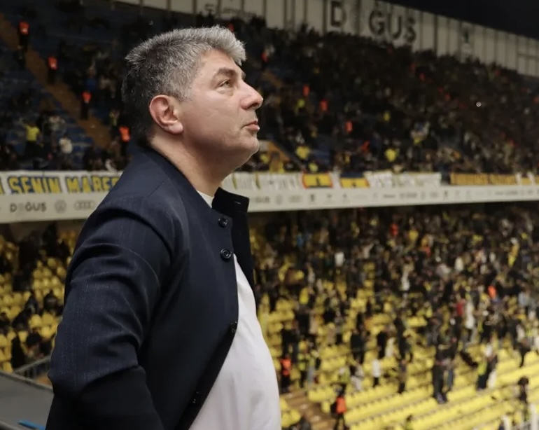 Hakan Safi kimdir, serveti ne kadar? Fenerbahçe başkan adayı Hakan Safi kaç yaşında, nereli? Fenerbahçe başkan adaylığıyla gündeme gelen Hakan Safi’nin hayatı, memleketi, ailesi,