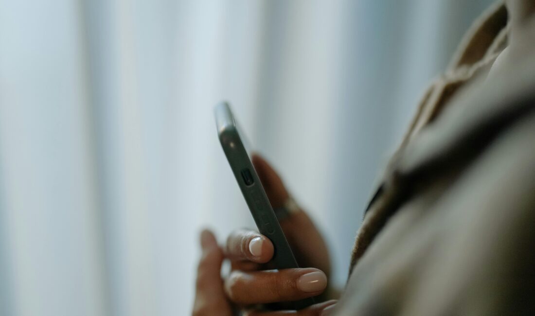 İstenmeyen SMS ve aramalara karşı yeni önlem gündemde Telefon kullanıcılarının uzun süredir şikâyet ettiği istenmeyen SMS ve aramalarla