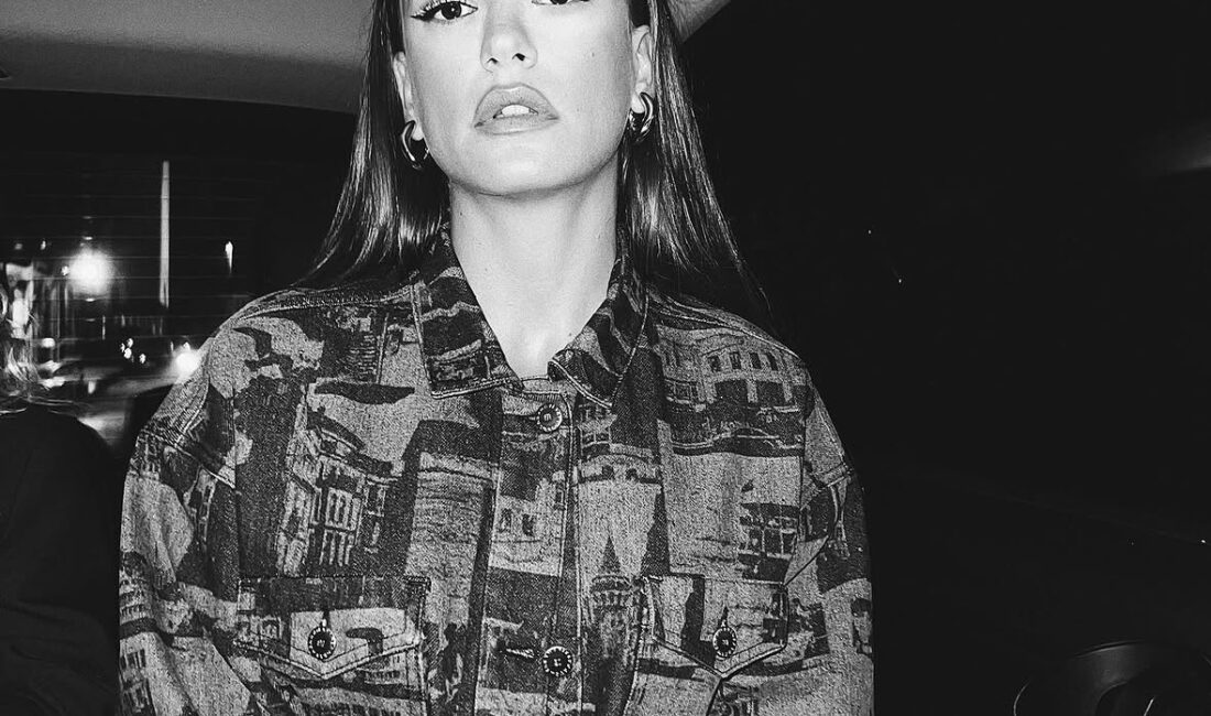 Serenay Sarıkaya kimdir? Kaç yaşında, nereli, boyu kaç? Hangi dizilerde ve filmlerde oynadı? Türkiye’nin en çok konuşulan oyuncularından biri olan Serenay Sarıkaya, televizyon