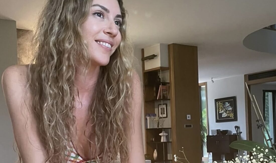 Sinem Kobal kimdir, kaç yaşında, nereli? Eşi, çocukları, boyu, kilosu ve oynadığı diziler Türk televizyon ve sinema dünyasının sevilen isimlerinden Sinem Kobal, küçük