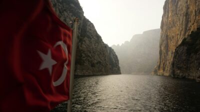 Türkiye’nin tarihi mirası ve doğal güzellikleriyle öne çıkan Kız Kulesi,