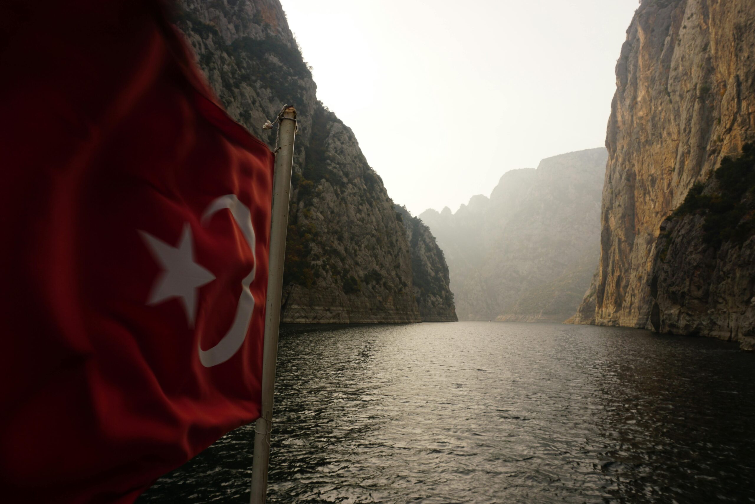 Türkiye’nin En Güzel 8 Yeri: Doğası ve Tarihiyle Öne Çıkan Rotalar Türkiye’nin tarihi mirası ve doğal güzellikleriyle öne çıkan Kız Kulesi,