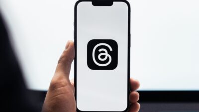 Meta, gençlerin Meta AI ile yaptığı konuşmalarda intihar düşüncesi veya
