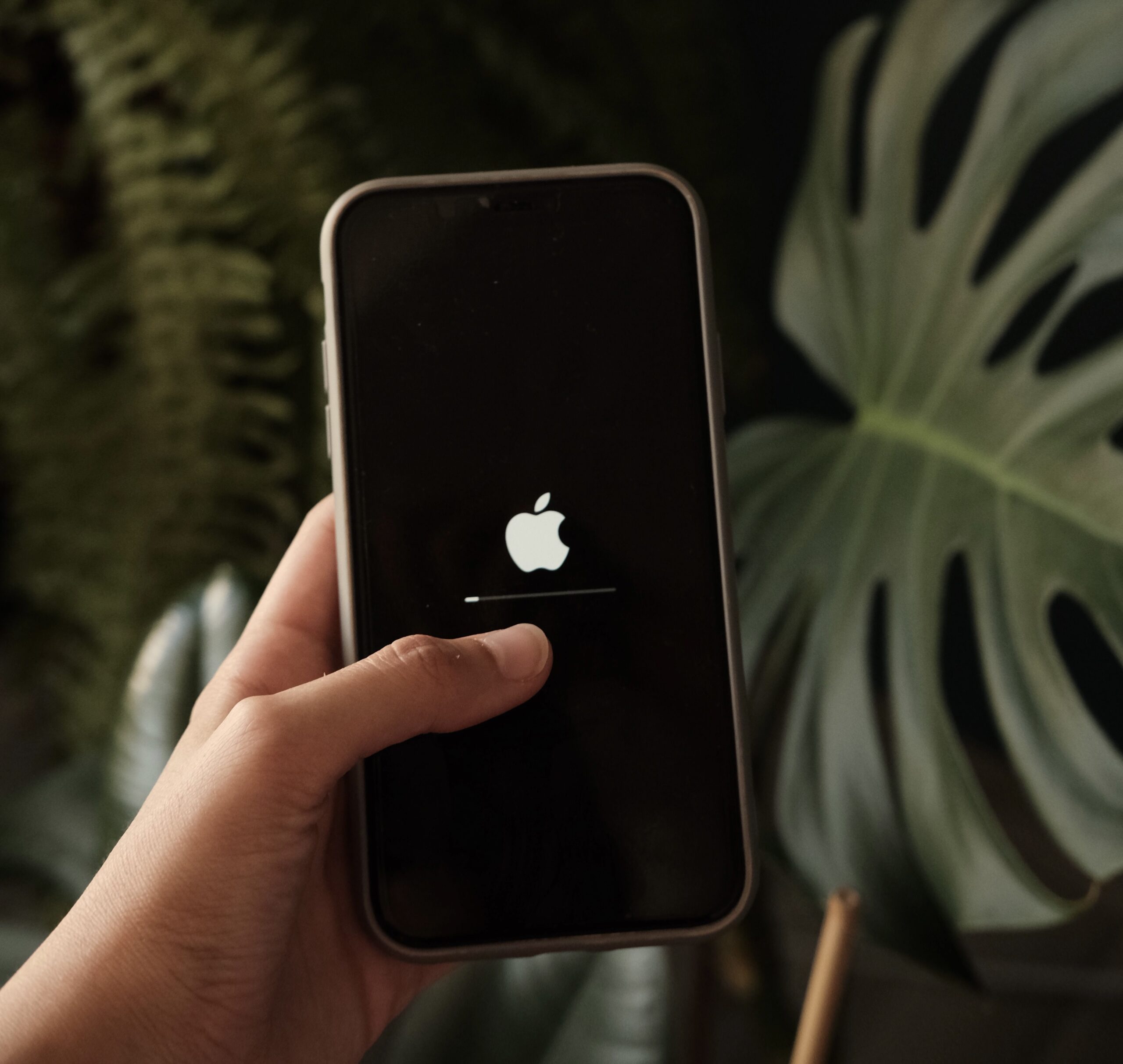 Apple, iPhone kullanıcıları için iOS 26.6 güncellemesini kullanıma sundu. Yeni