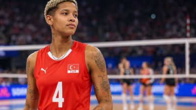 FIVB Kadınlar Voleybol Milletler Ligi (VNL) çeyrek finalinde Türkiye, Kanada'yı