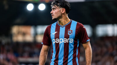 Trabzonspor, milli kanat oyuncusu Aral Şimşir'i kadrosuna kattığını resmen açıkladı.
