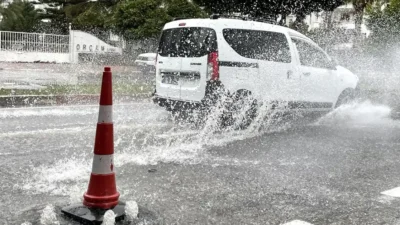 Türkiye genelinde mevsim normallerinin üzerinde seyreden sıcaklıkların yarından itibaren düşmesi