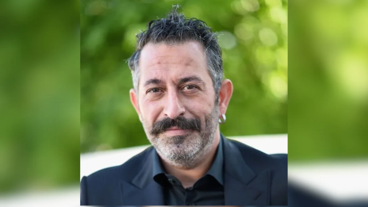 Komedyen Cem Yılmaz, Çanakkale’nin Ayvacık ilçesindeki evinde geçirdiği rahatsızlık sonrası