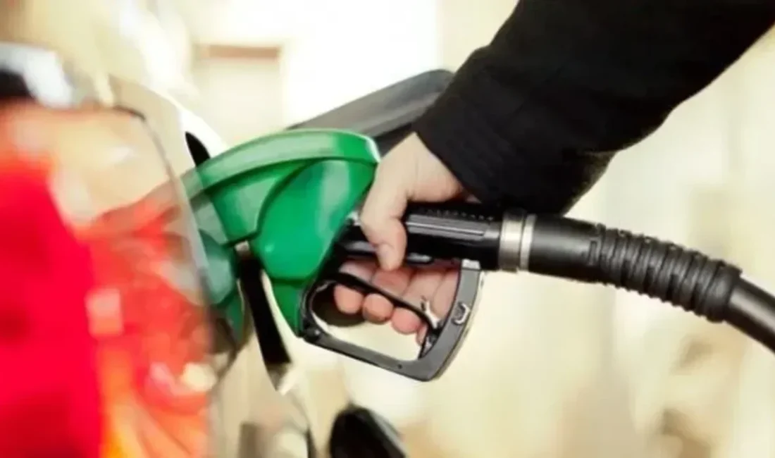 Akaryakıt sektöründe motorin fiyatlarına ilişkin indirim beklentisi oluştu. Sektör kaynakları,