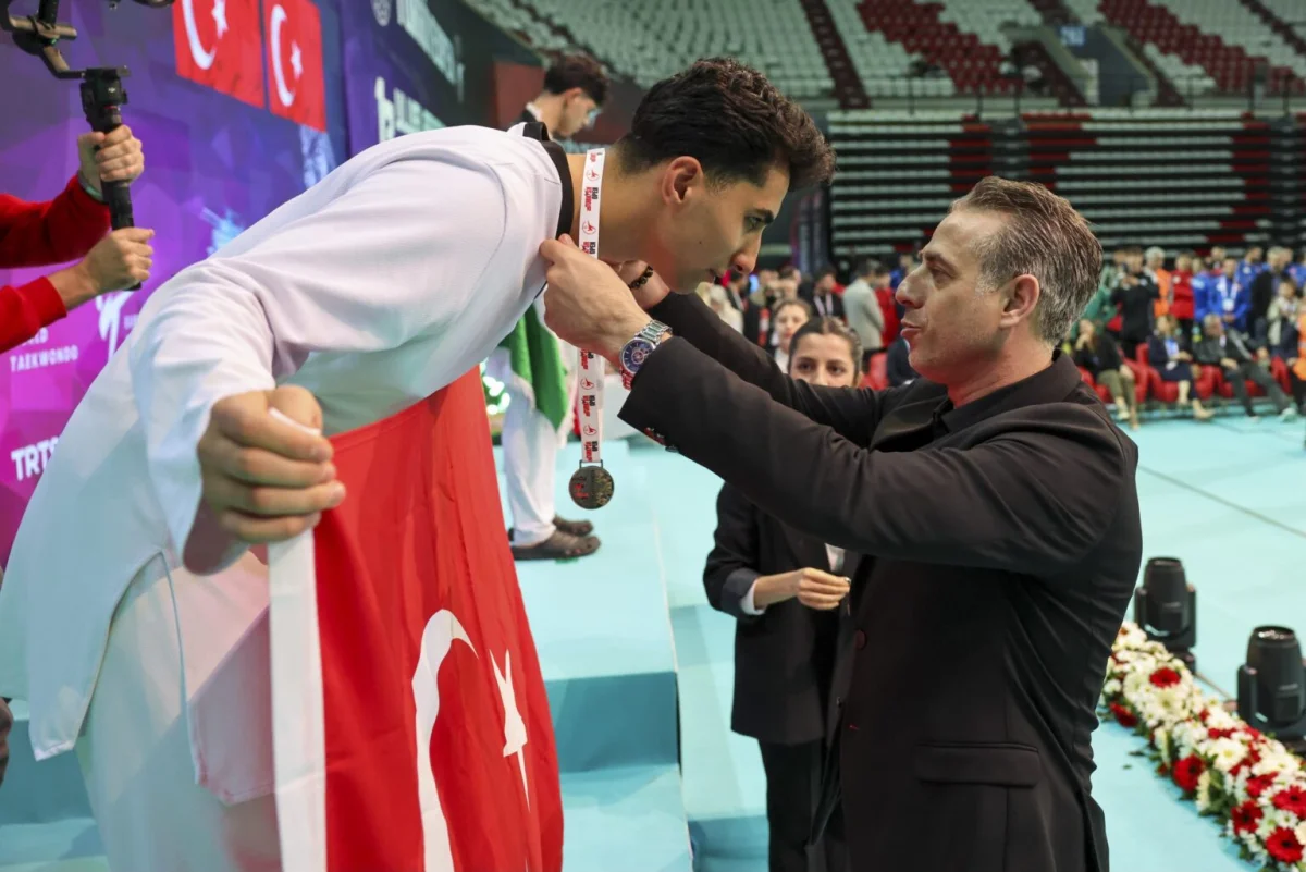 Van’ın Gevaş ilçesi nüfusuna kayıtlı genç tekvandocu Mehmet Raci Şahin,