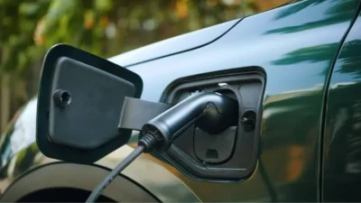 EPDK, elektrikli araç şarj istasyonlarında depolama dönemini başlattı. Yeni düzenlemeyle
