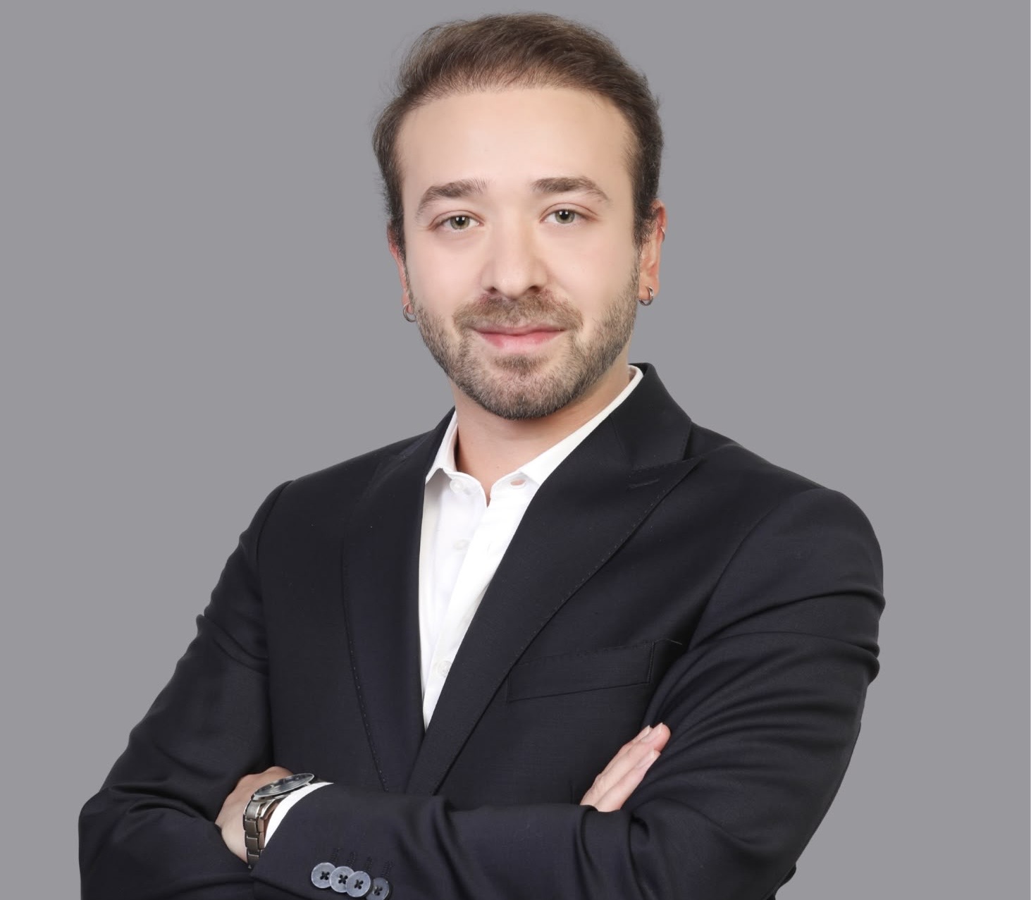 Ertuğrul İngenç yazar fotoğrafı