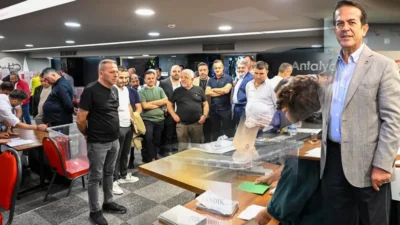 Antalya Ticaret Borsasında seçimlerin ilk turu tamamlandı. 45 meslek komitesi