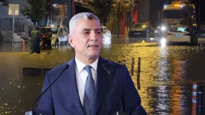 Ticaret Bakanı Ömer Bolat, İstanbul'daki sel felaketinden zarar gören esnaf